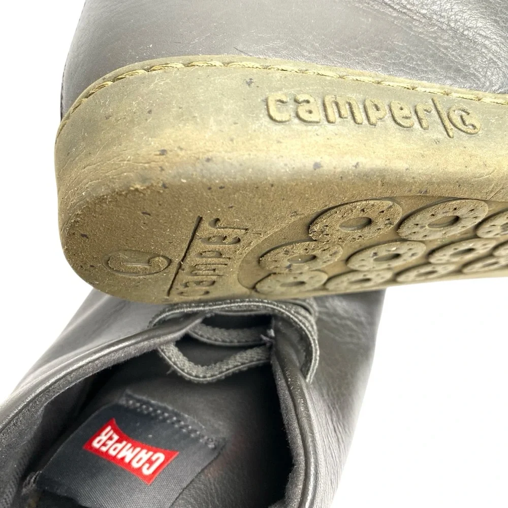 Camper these gray